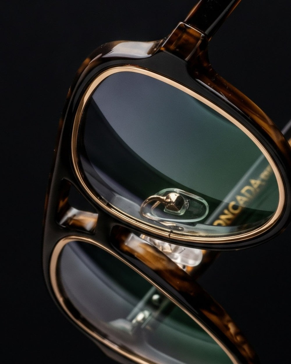 Macro of Moncada Enea Verde sunglasses